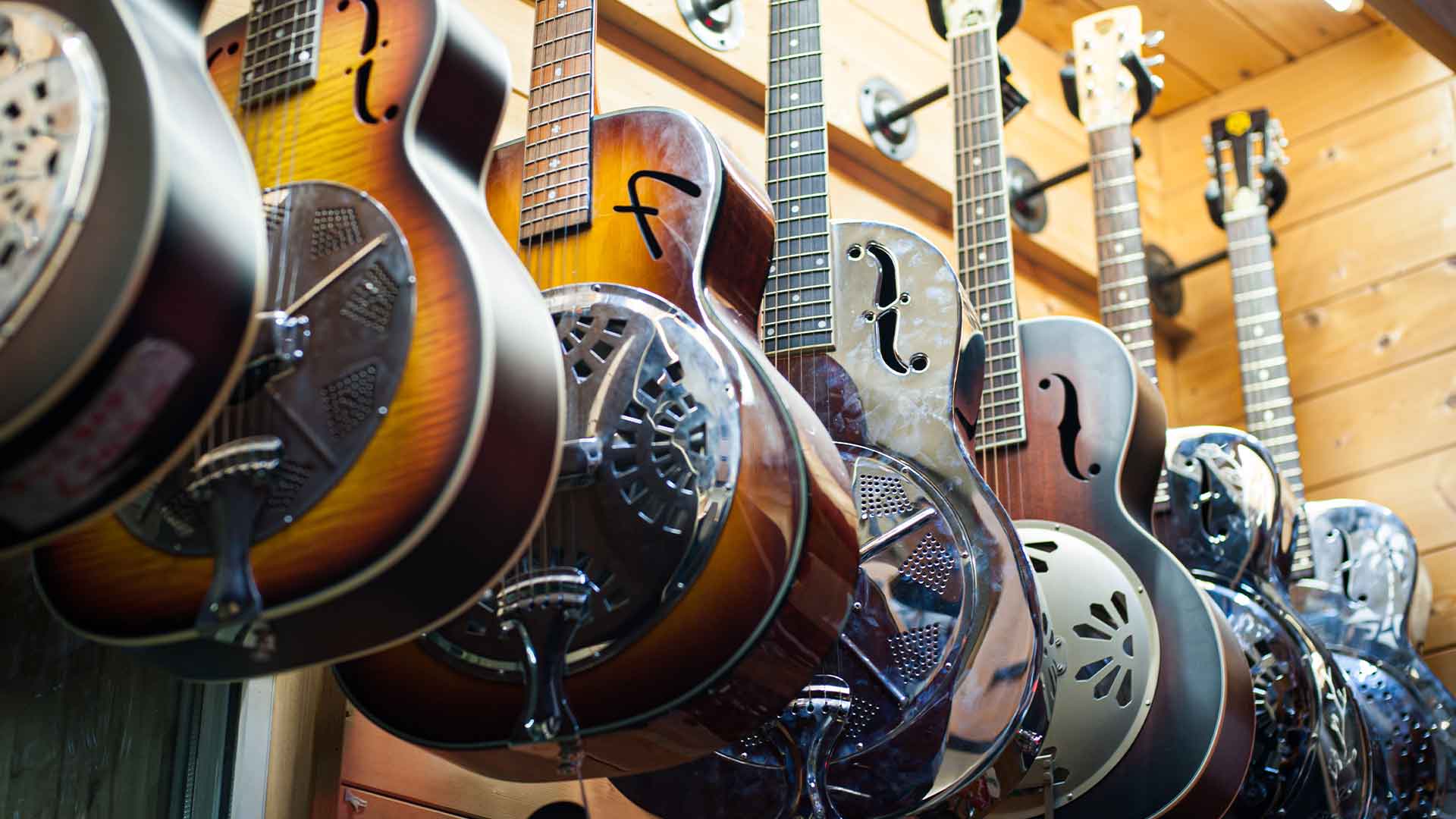 Squareneck vs. Roundneck Resonator Guitars Woodtone Strings