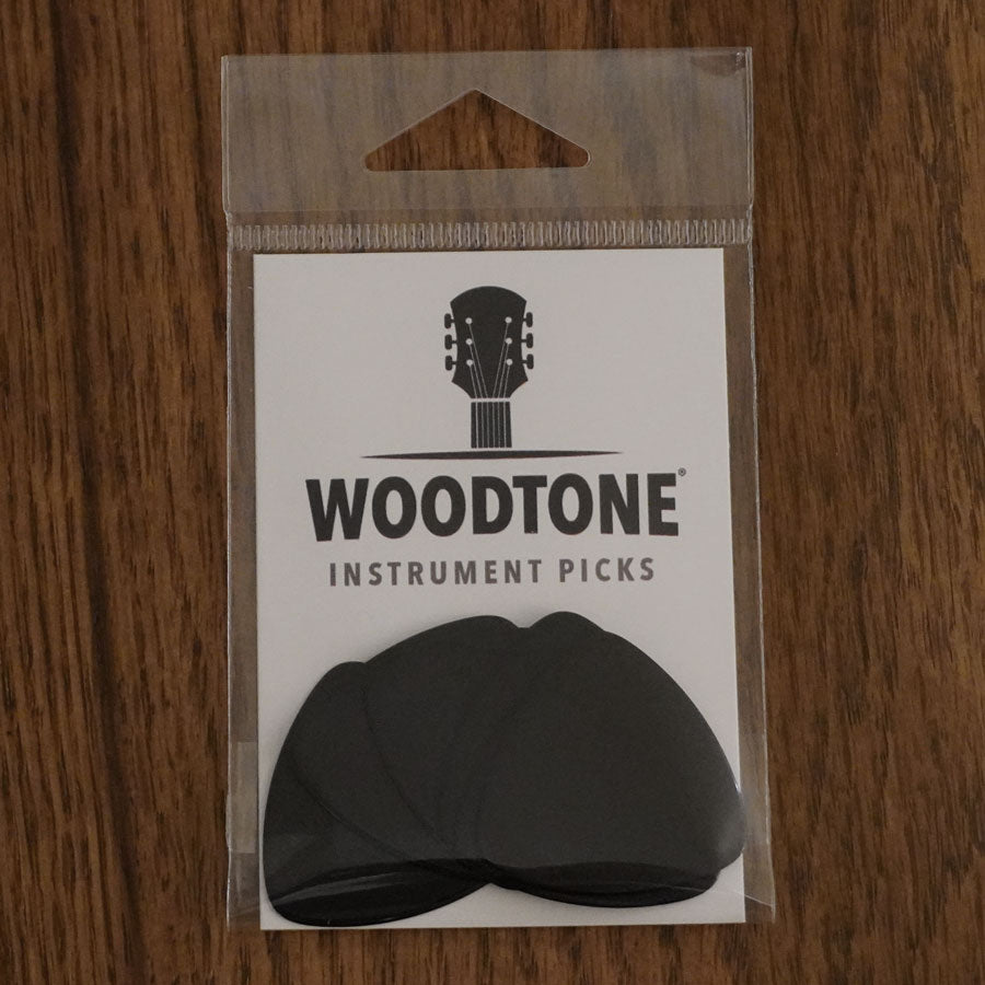 woodtone-black-large-triangle-guitar-picks-in-packaging_1