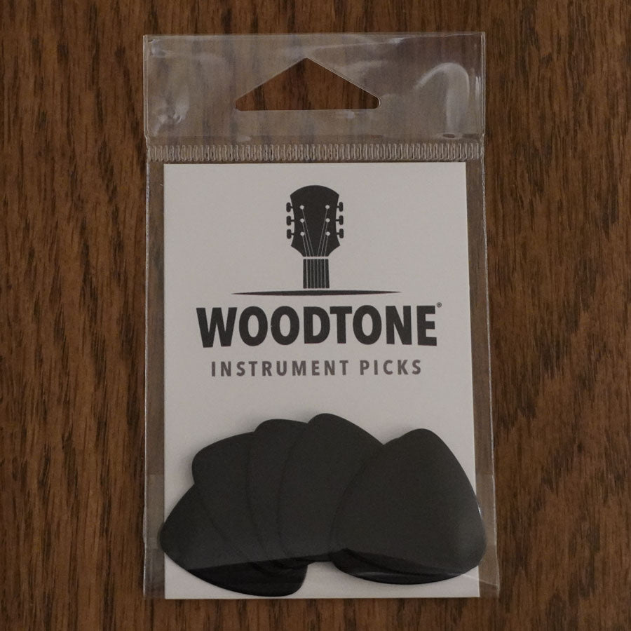 woodtone-black-small-triangle-guitar-picks-in-packaging_1