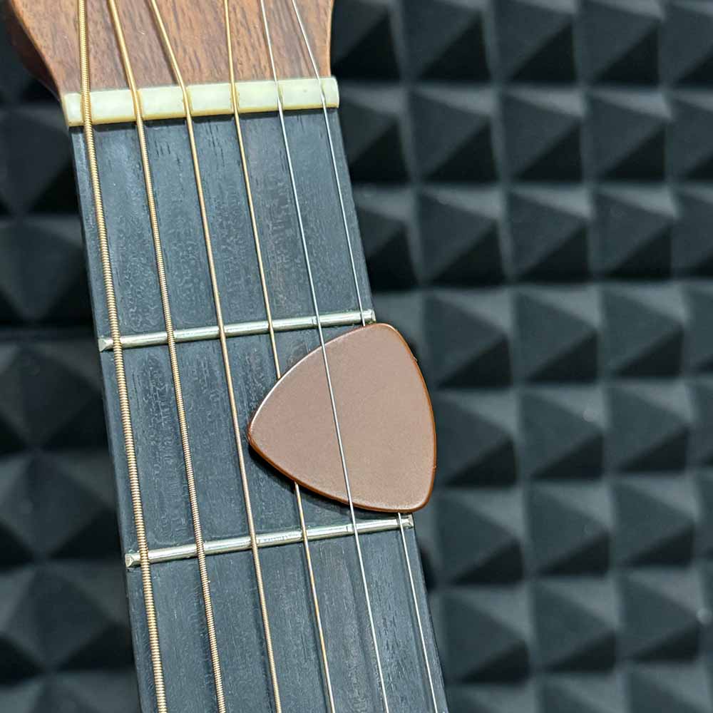 Medium Triangle Picks - Vintage Tone - 6 Picks - Brown