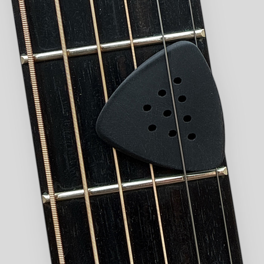 Plettri Wegen Bluegrass 1.2mm Plettri Per Chitarra Wegen Bluegrass Spessore 1.2mm - Confezione Da 4 Pezzi (Nero) Plettri Neri Made In Netherlands Plettri Wegen Bluegrass 1.2mm Plettri Per Chitarra Wegen Bluegrass Spessore 1.2mm - Confezione Da 4 Pezzi (Nero) Plettri Neri Made In Netherlands
